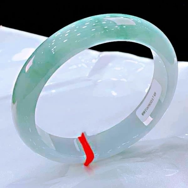 ミャンマー産天然アイスジェダイト、女性用ライトグリーンジェイ - Lighting のレビューと価格