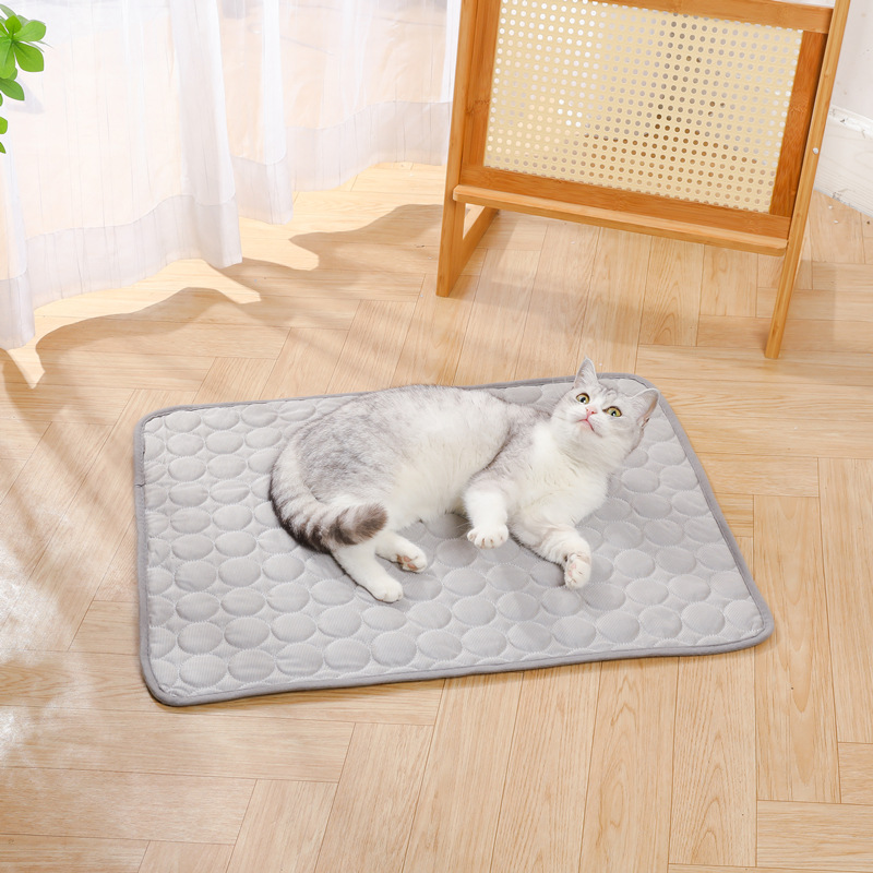 犬猫用ペット冷却マット 夏用冷却パッド 睡眠用ベッドマット  - Cooling Blanket Hot Sleepers のレビューと価格