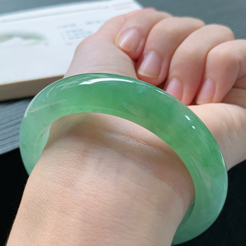 ジェダイトブレスレット、ビルマ産の老鉱地の氷のようなワックス - Lighting のレビューと価格